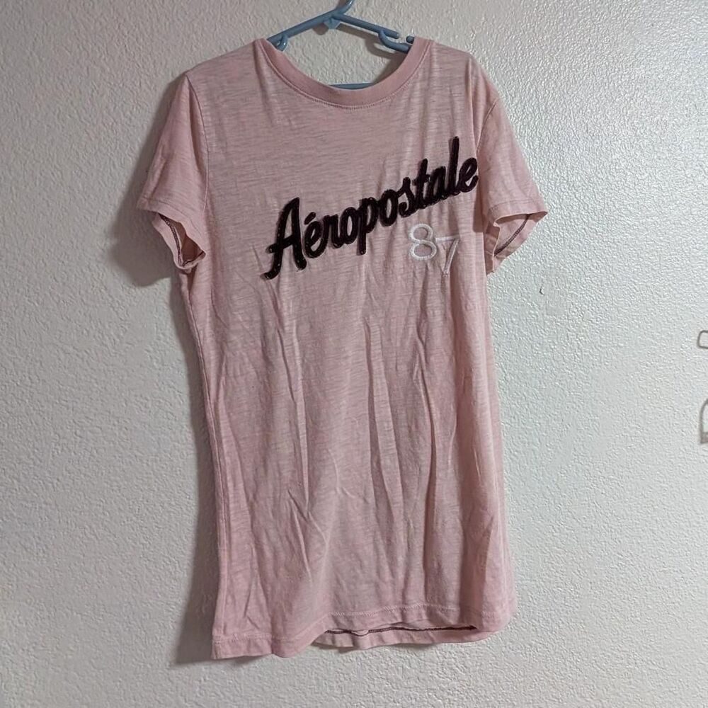 Aeropostale Women's Pink T-shirt